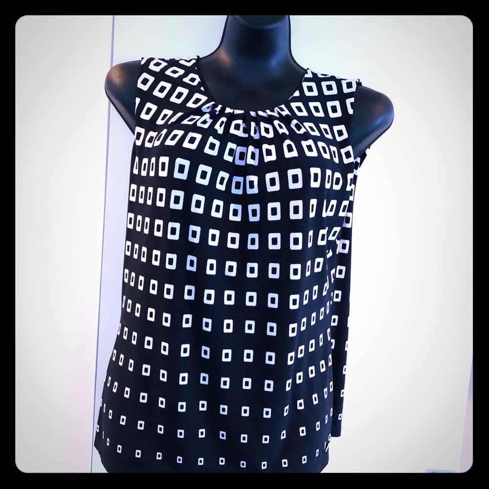 ** Goodwill Sale**Calvin Klein Shirt Size M